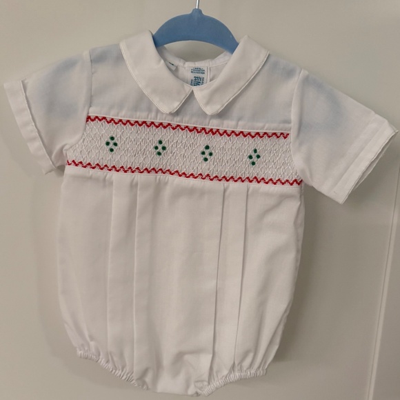 Feltman Brothers Smocked Christmas Bubble NB - Picture 2 of 5